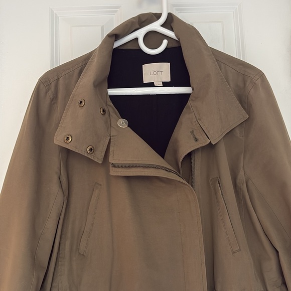 Loft Women's Khaki Faux Fur-Trimmed Removable Hooded Barn Type Jacket. EUC - Picture 8 of 9